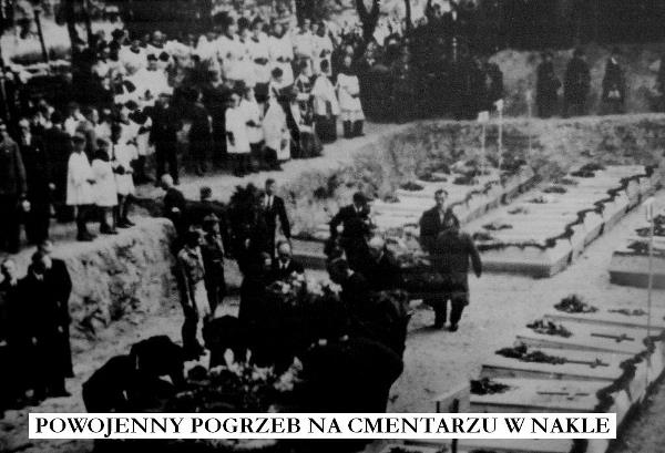 Powojenny pogrzeb na cmentarzu w Nakle